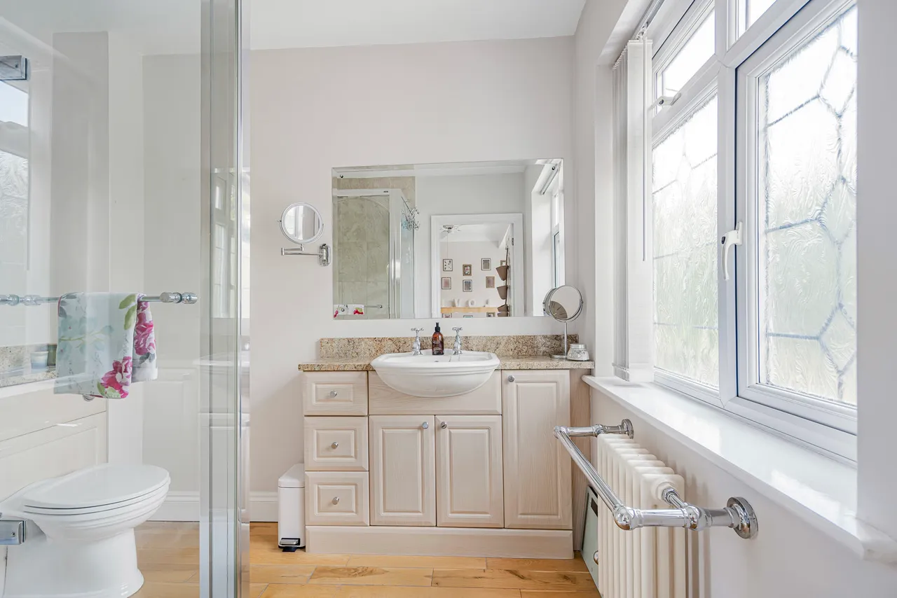 Penton Hook Road, Staines-upon-Thames, TW18, photo 12