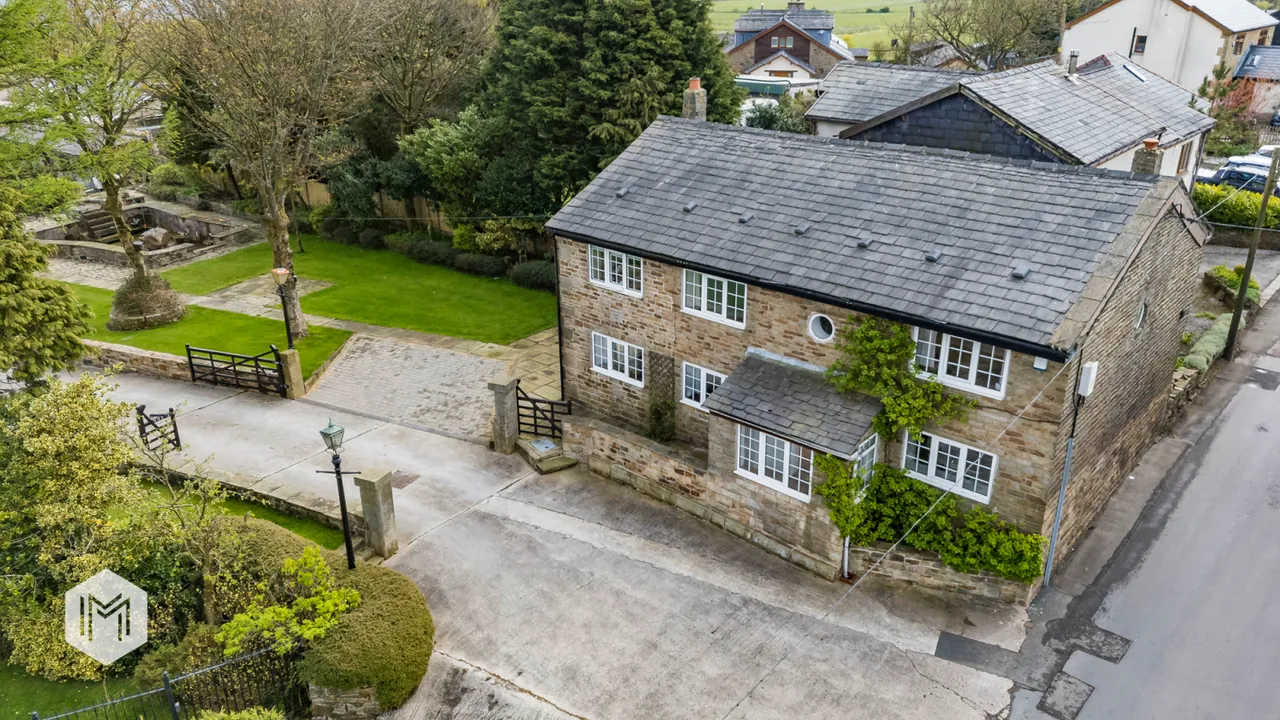 90a Watling Street, Affetside, Bury, BL8 3QW, photo 32