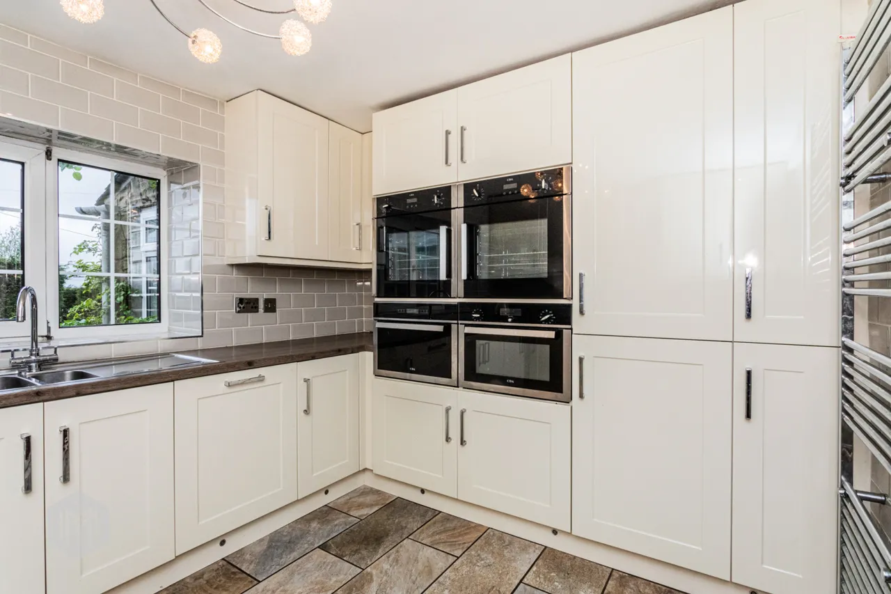 90a Watling Street, Affetside, Bury, BL8 3QW, photo 9