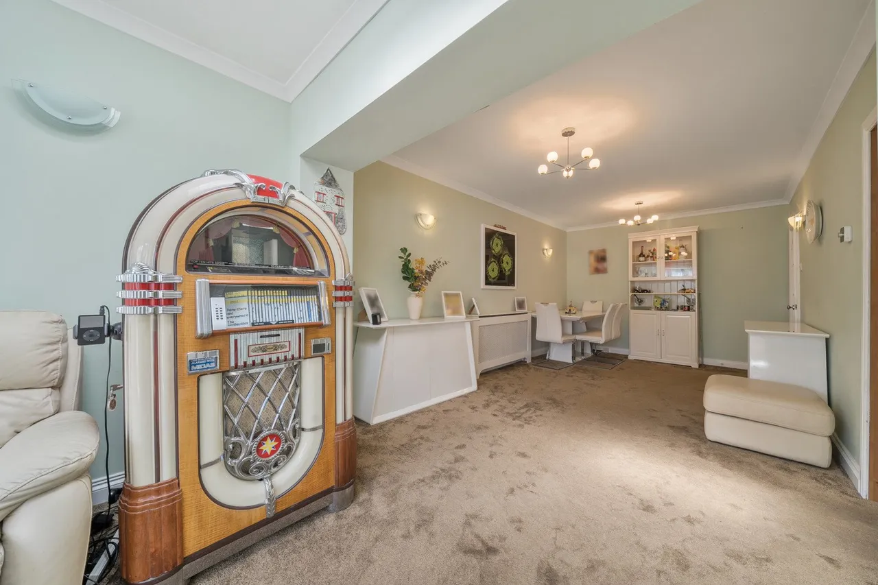 Coombfield Drive, DA2, photo 2