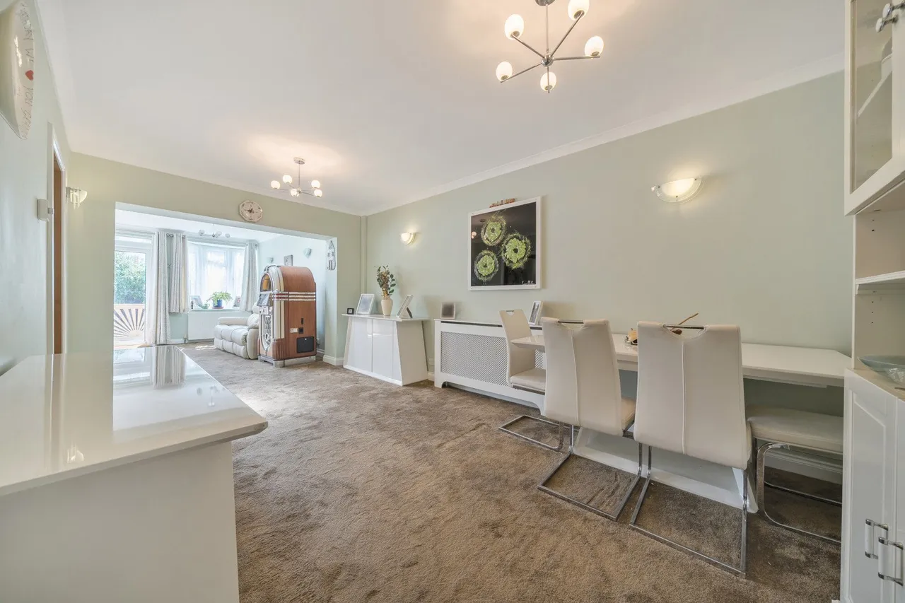 Coombfield Drive, DA2, photo 9