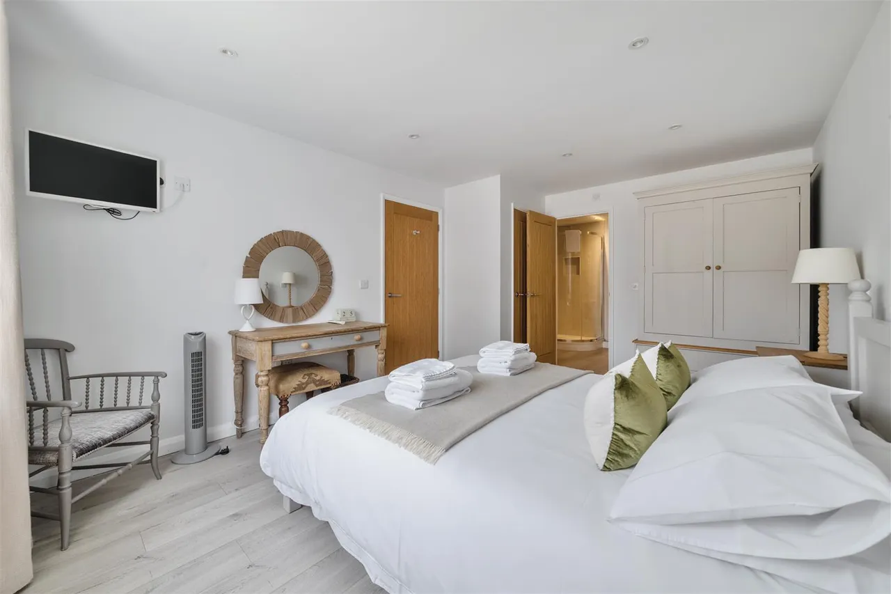 Little Abshot Road, Abshot, Warsash, photo 8