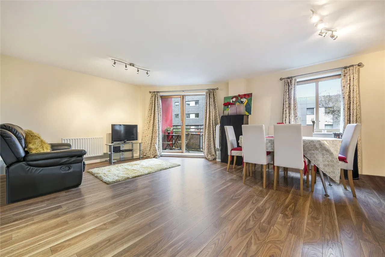 2 bed flat for sale, Pancras Way, London, E3
