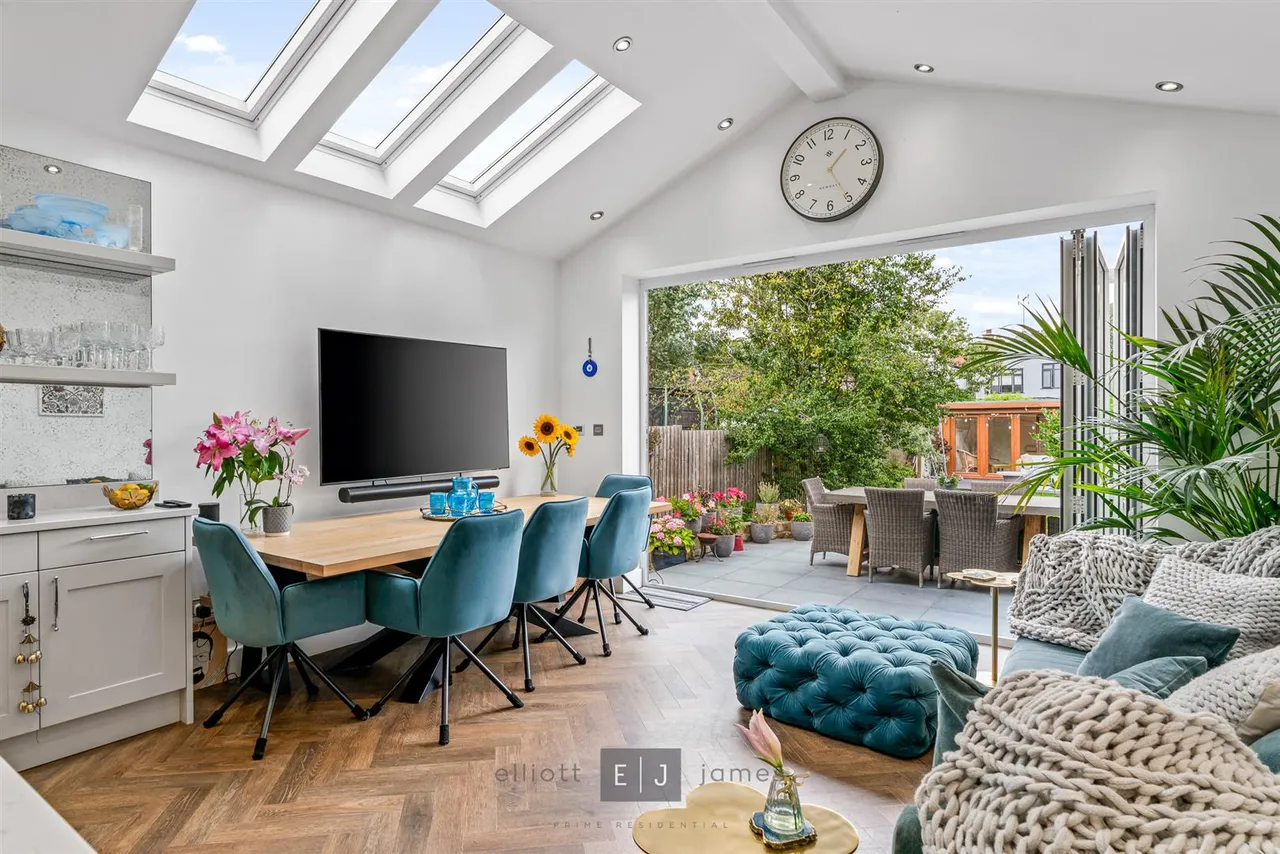 Lower Park Road, Loughton, photo 7