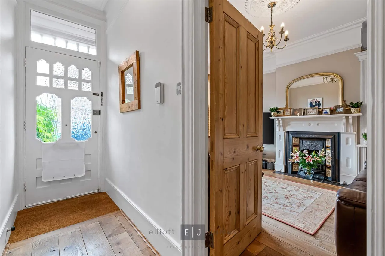 Lower Park Road, Loughton, photo 10