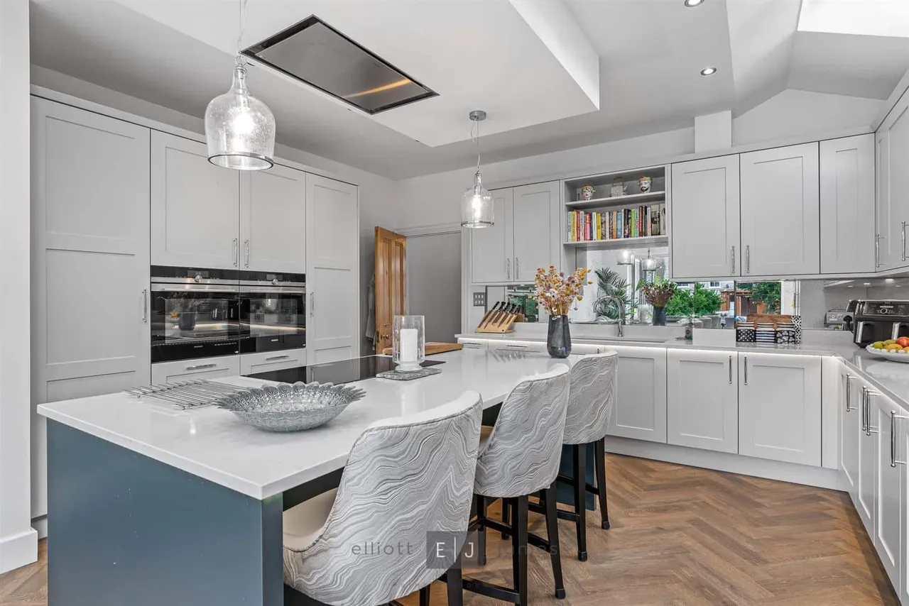 Lower Park Road, Loughton, photo 4