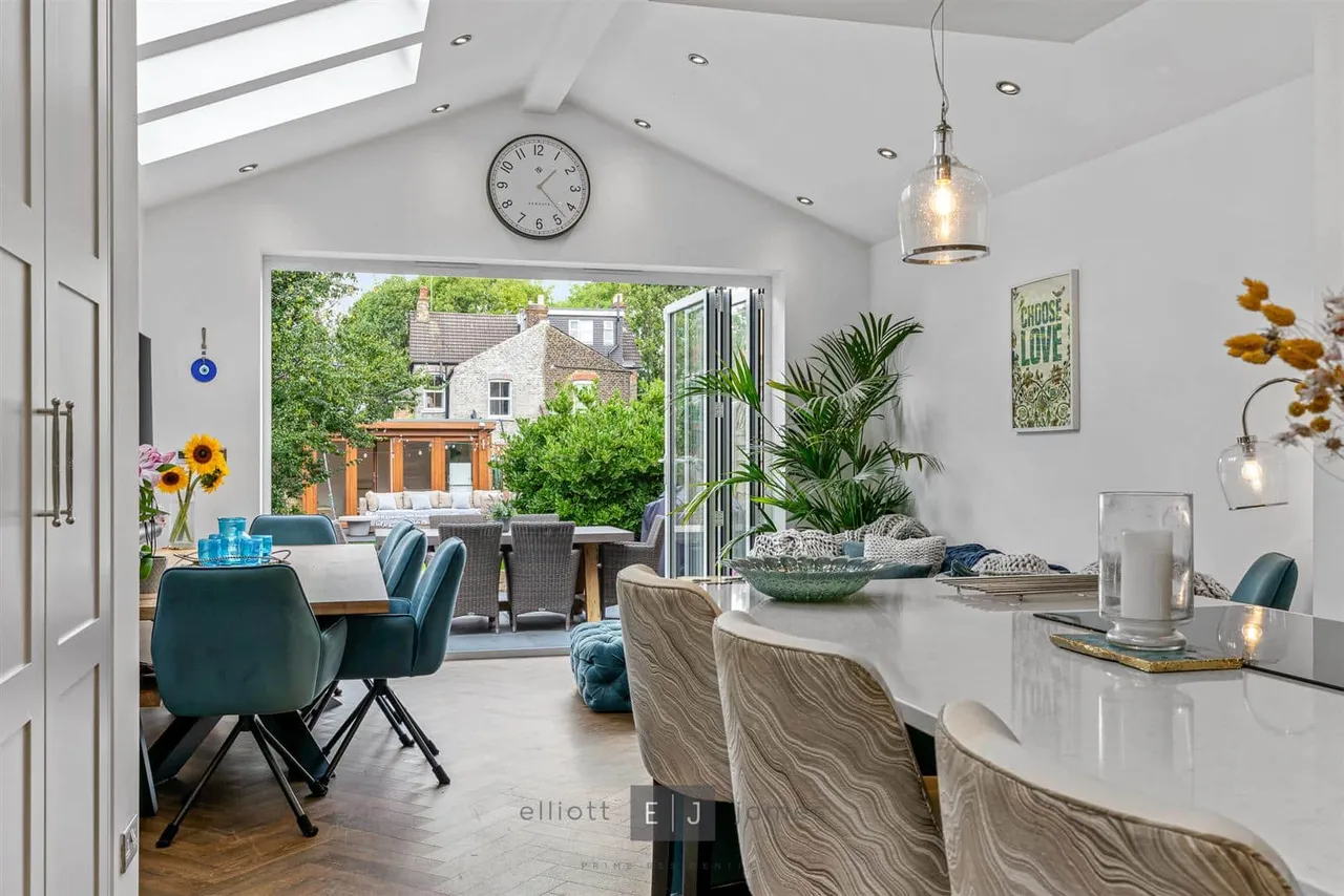 Lower Park Road, Loughton, photo 6