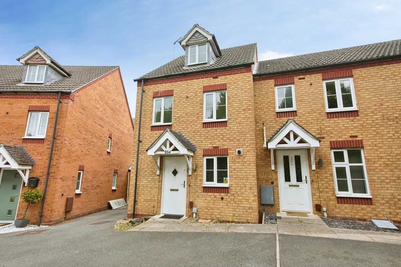 3 bed house for sale, Highfields Park Drive, Derby, DE22