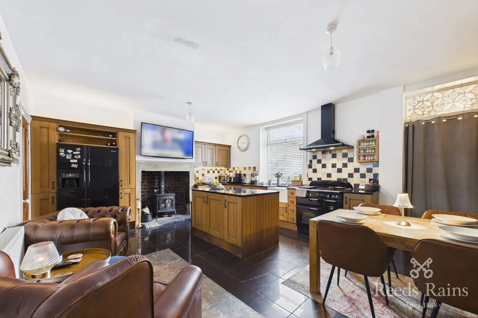 Whitechapel Road, Cleckheaton, West Yorkshire, BD19, photo 4