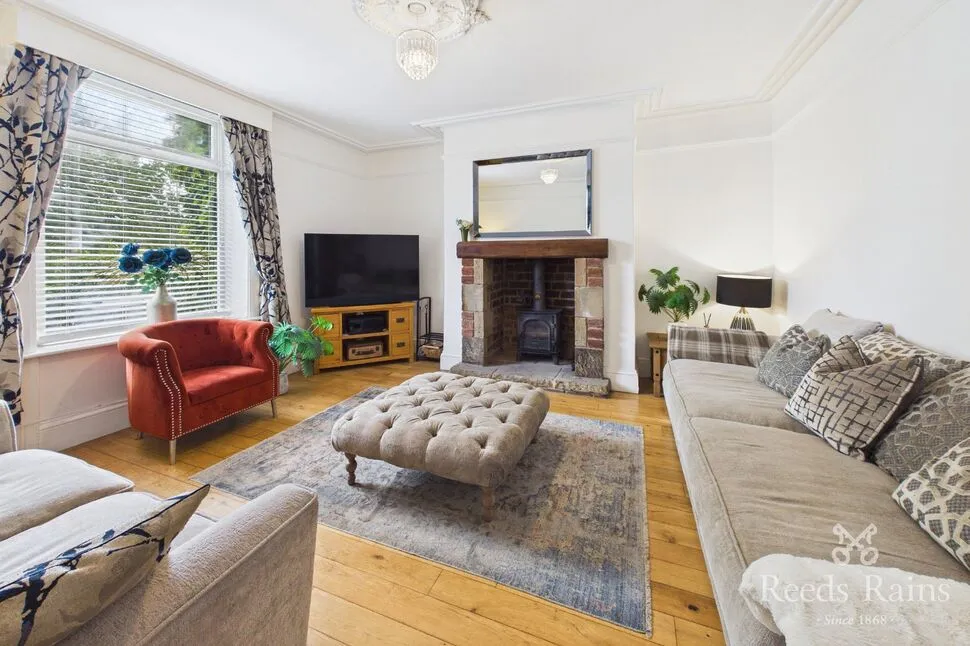 Whitechapel Road, Cleckheaton, West Yorkshire, BD19, photo 2