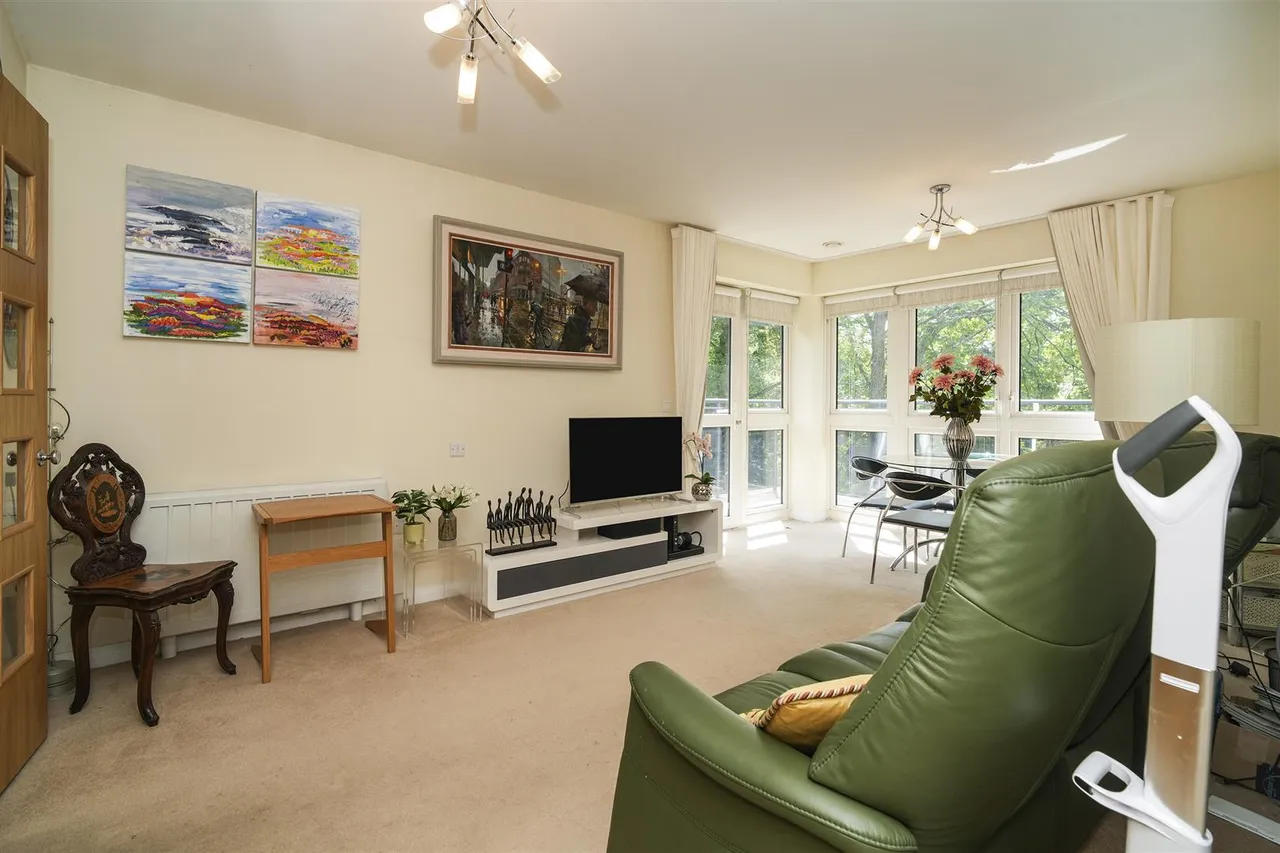 Park View Road, Prestwich, M25, photo 4