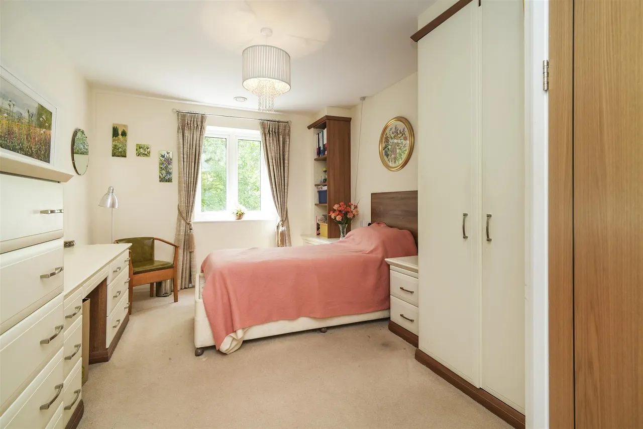 Park View Road, Prestwich, M25, photo 7