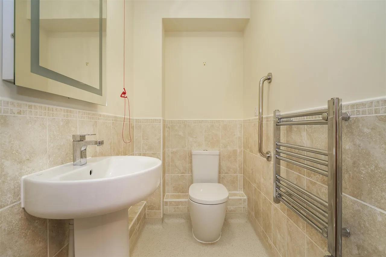 Park View Road, Prestwich, M25, photo 9