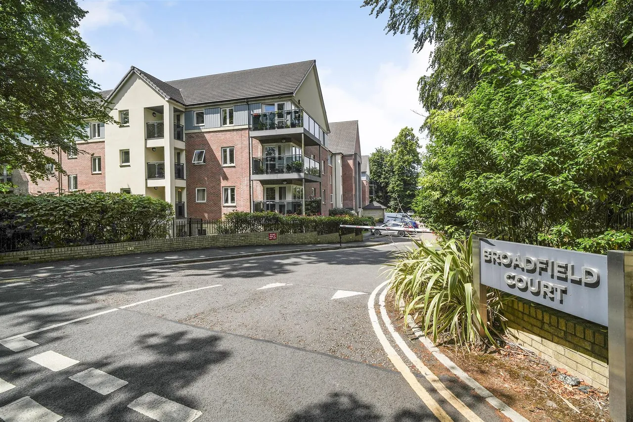Park View Road, Prestwich, M25, photo 19