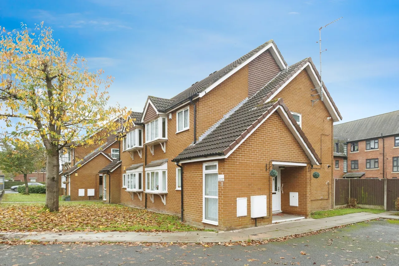 2 bed flat for sale — Carrgreen Close, Burnage, Manchester, Greater Manchester, M19