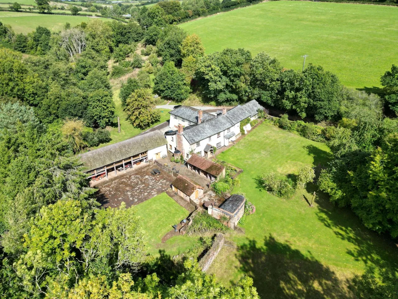8 bed house for sale, Stockleigh Pomeroy, Crediton, EX17