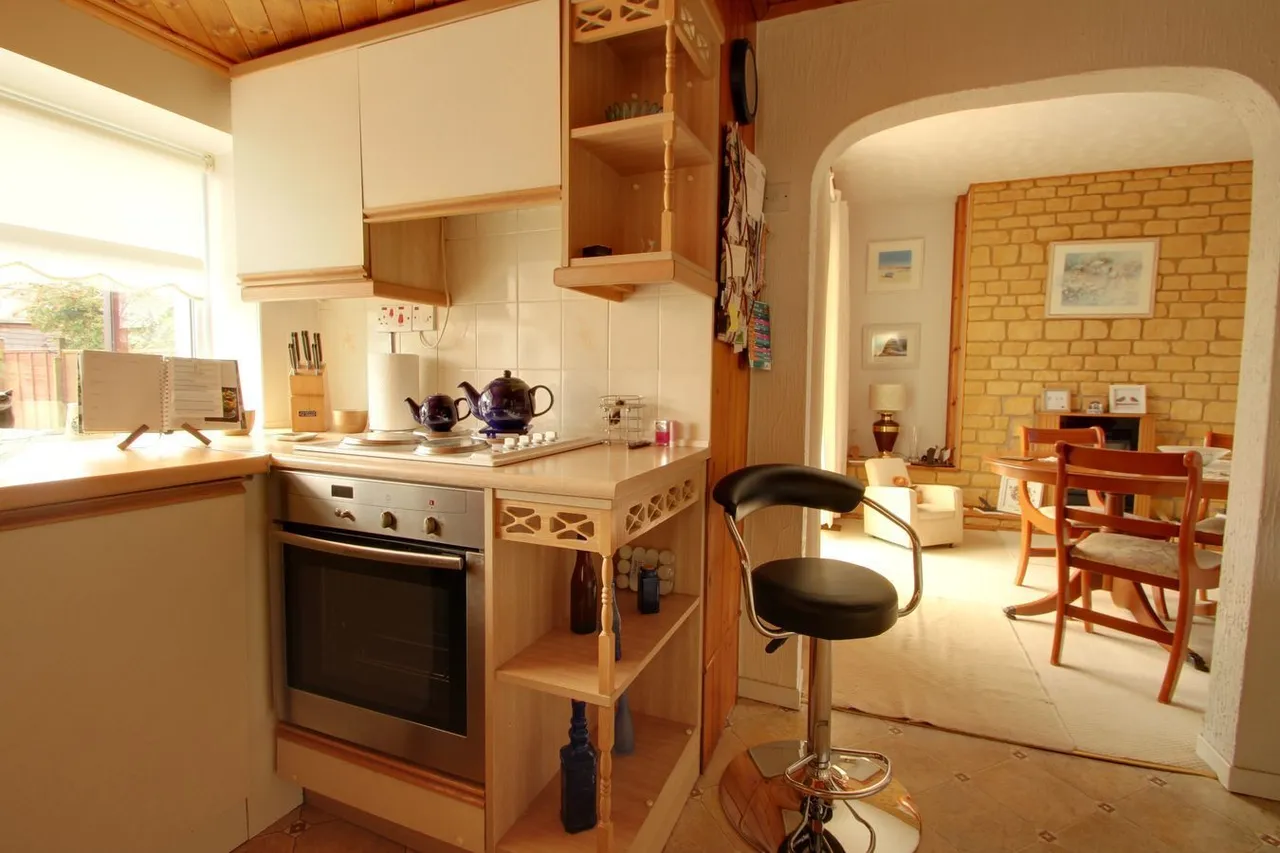 Collett Avenue, Shepton Mallet, BA4, photo 8