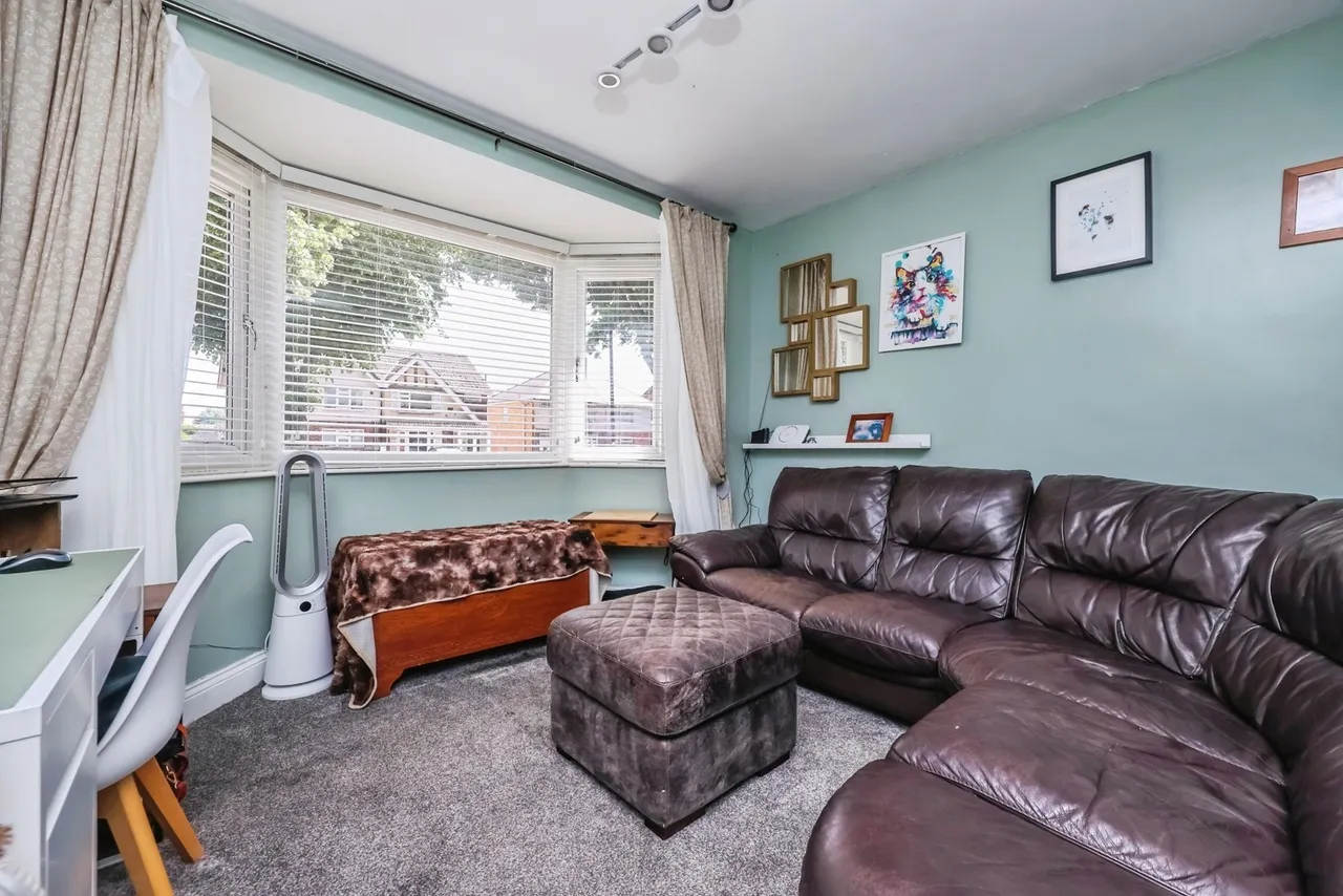 Central Avenue, Hucknall, Nottingham, Nottinghamshire, NG15, photo 5