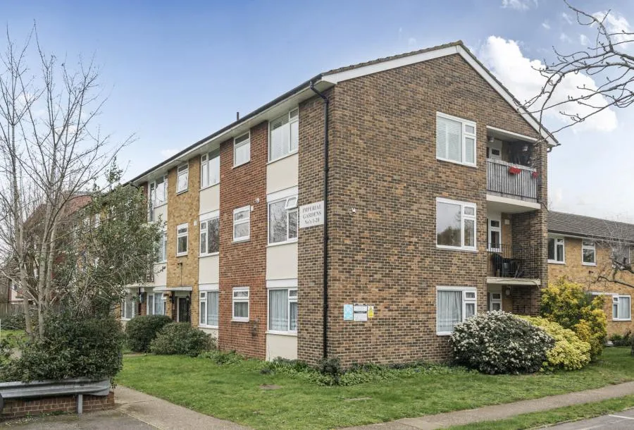 2 bed flat for sale, Imperial Gardens, Mitcham, CR4