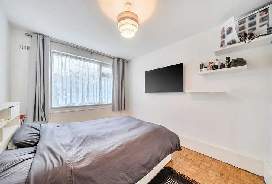 Imperial Gardens, Mitcham, CR4, photo 16