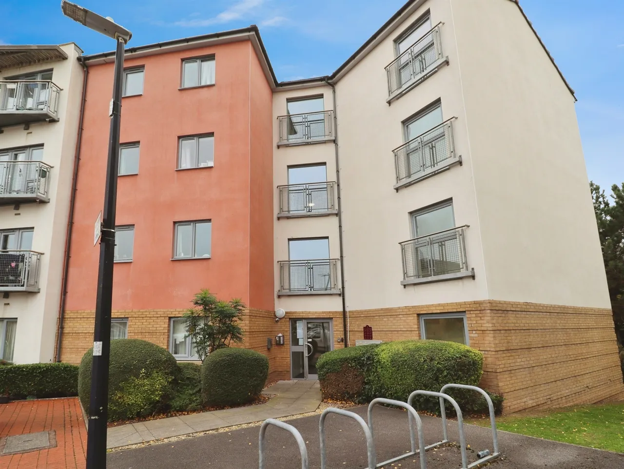 1 bed flat for sale — Rhodfa'r Gwagenni, Barry