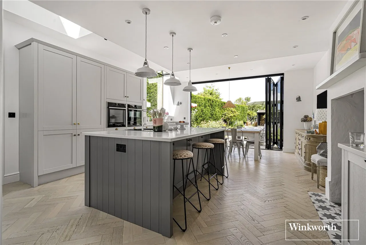 Church Road, Bagshot, GU19, photo 7