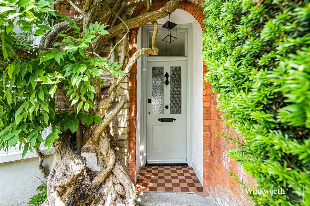Church Road, Bagshot, GU19, photo 32