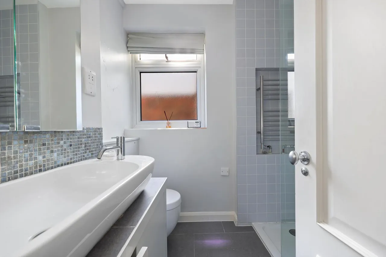 Hanger Vale Lane, London, W5 3AT, photo 9