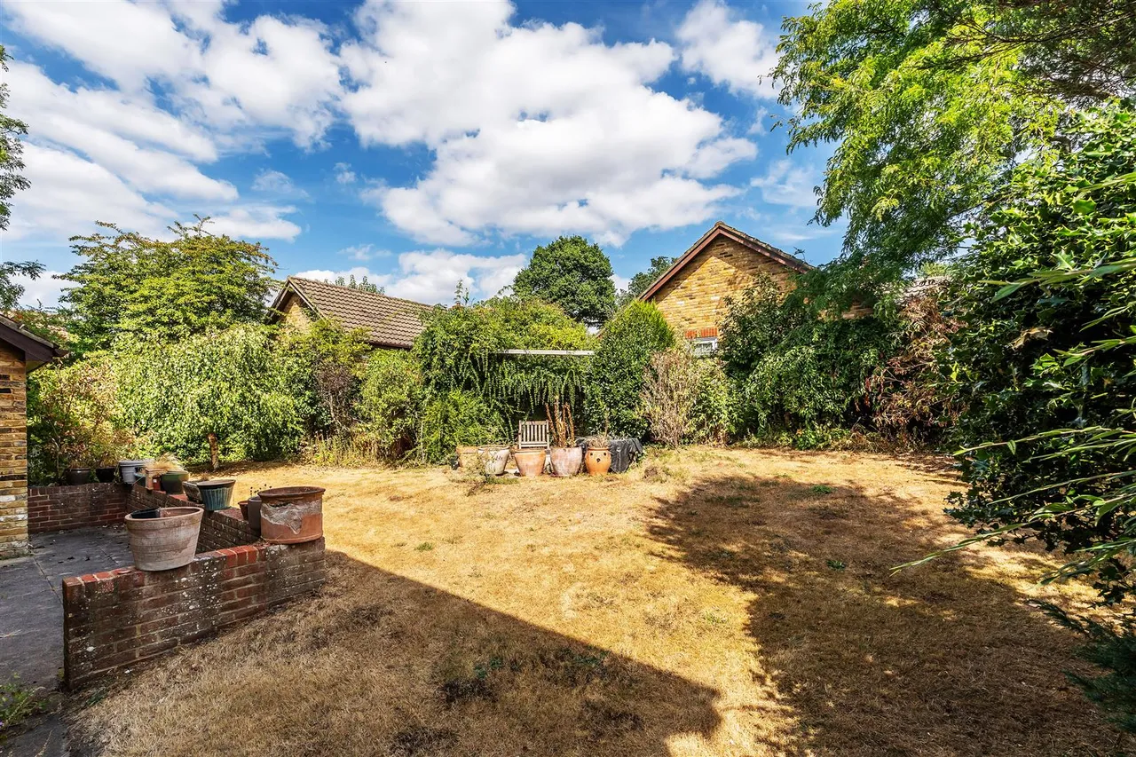 Ashwood Park, Fetcham, KT22, photo 23