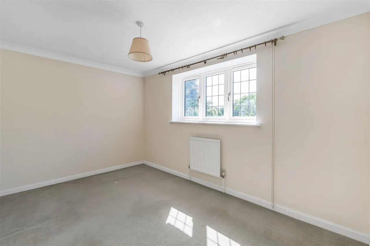 Ashwood Park, Fetcham, KT22, photo 15