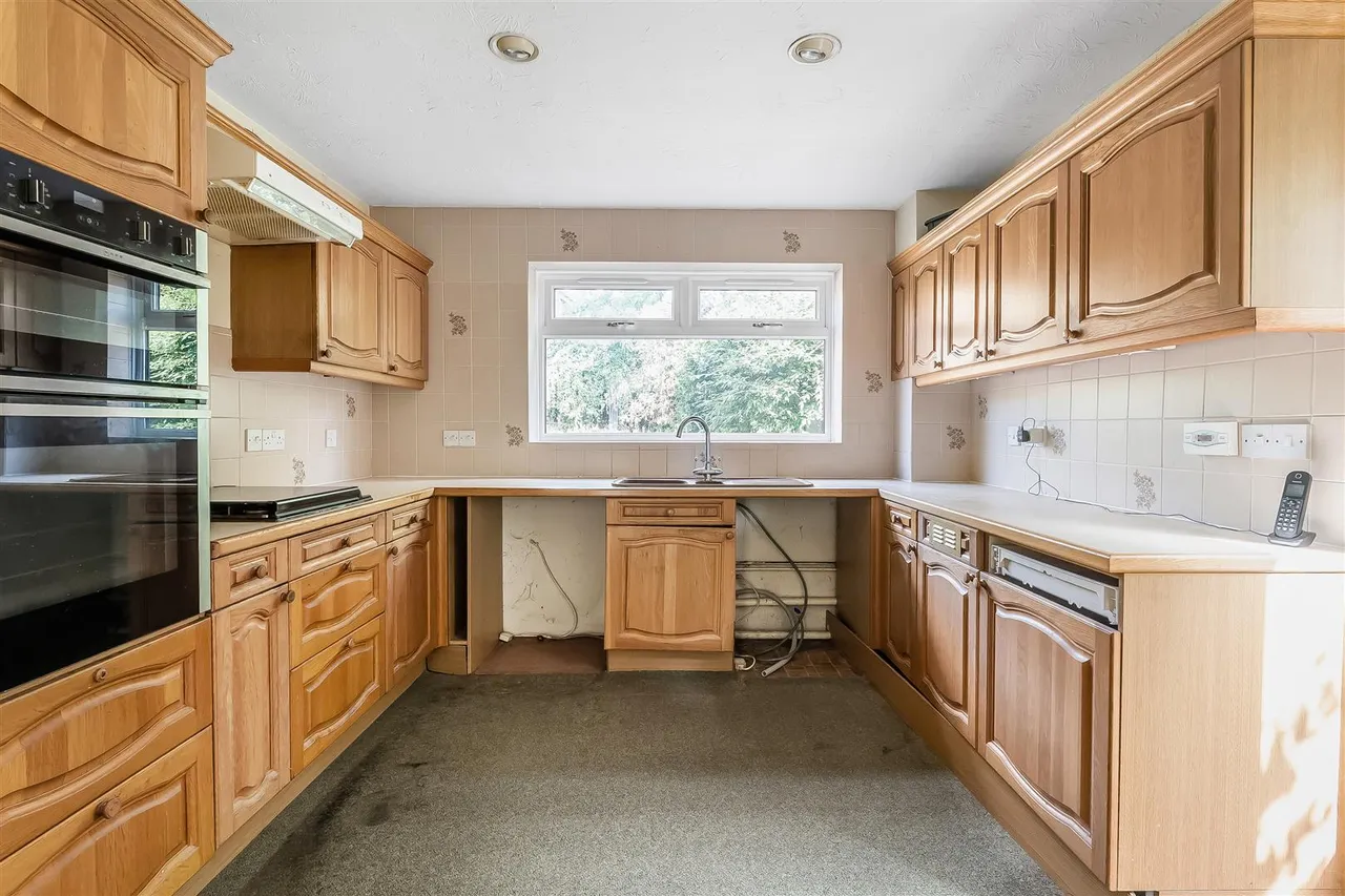 Ashwood Park, Fetcham, KT22, photo 4