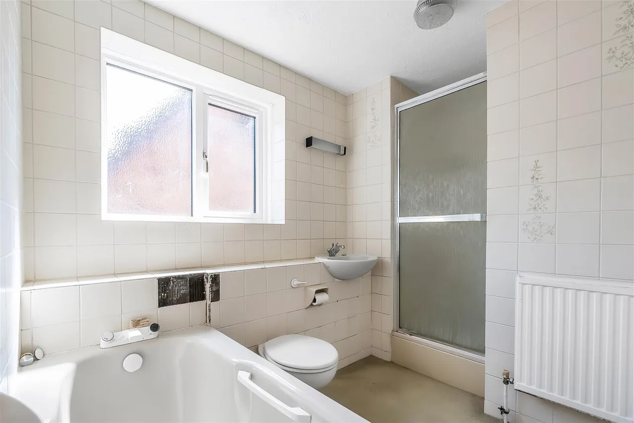Ashwood Park, Fetcham, KT22, photo 12