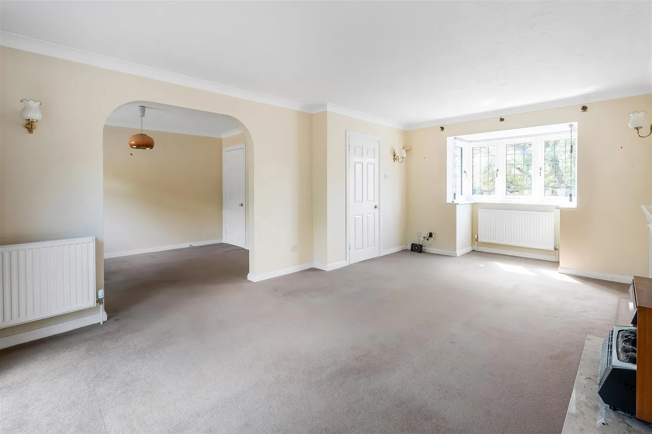 Ashwood Park, Fetcham, KT22, photo 17