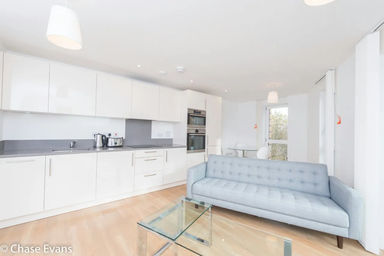 2 bed flat for sale — Ivy Point, Hannaford Walk, Bromley-By-Bow, London, E3