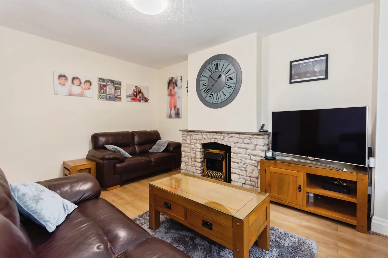 Hawthorn Croft, Oldbury, photo 5