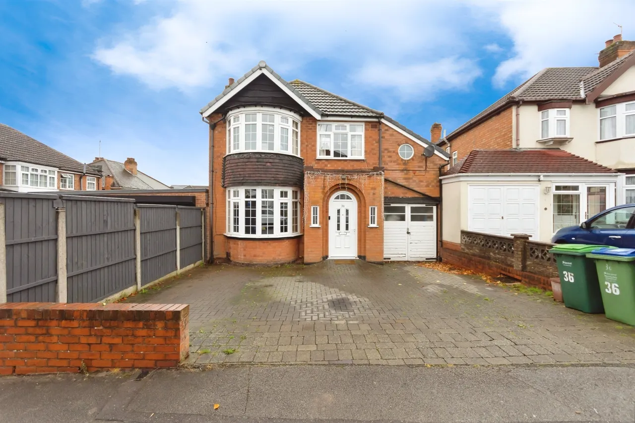 4 bed house for sale — Hawthorn Croft, Oldbury