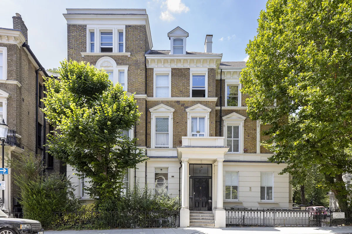 2 bed property for sale, Holland Park Gardens, London, W14