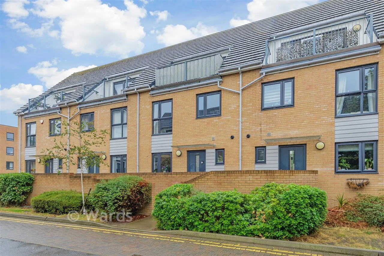 4 bed house for sale, Creek Mill Way, Dartford, DA1