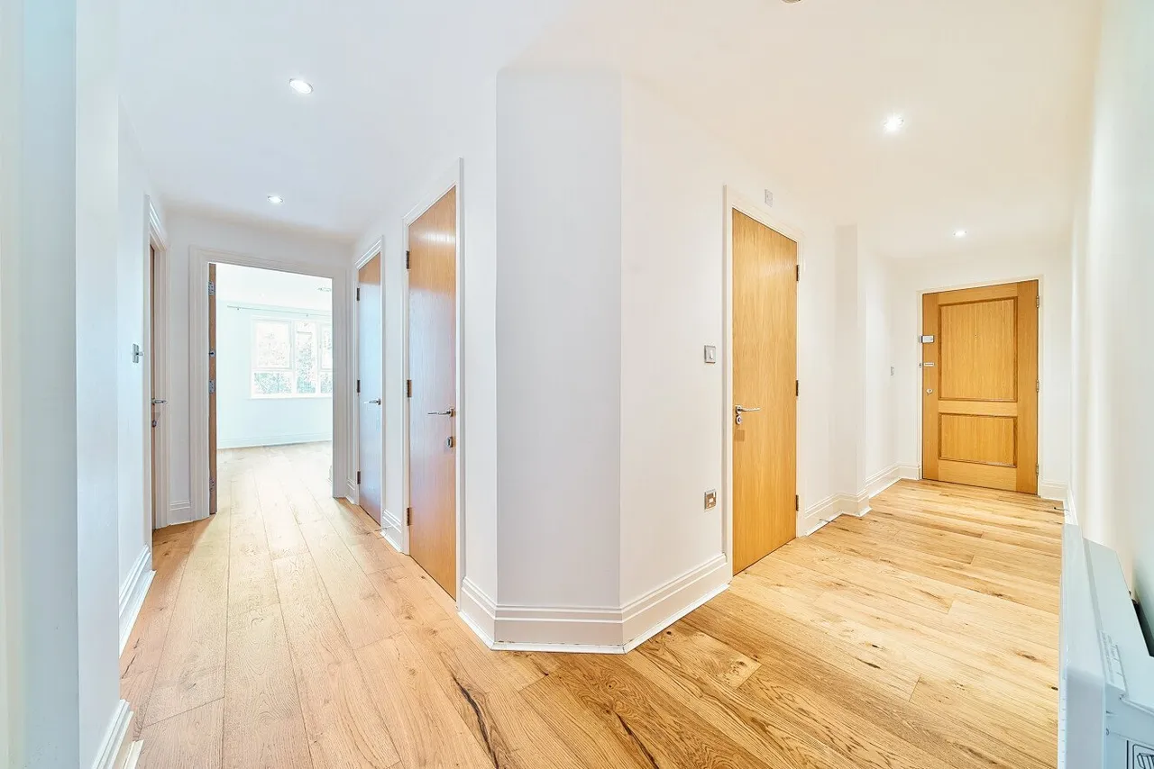 Seven Kings Way, Kingston Upon Thames, Surrey, KT2, photo 6