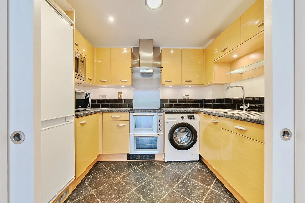 Seven Kings Way, Kingston Upon Thames, Surrey, KT2, photo 4