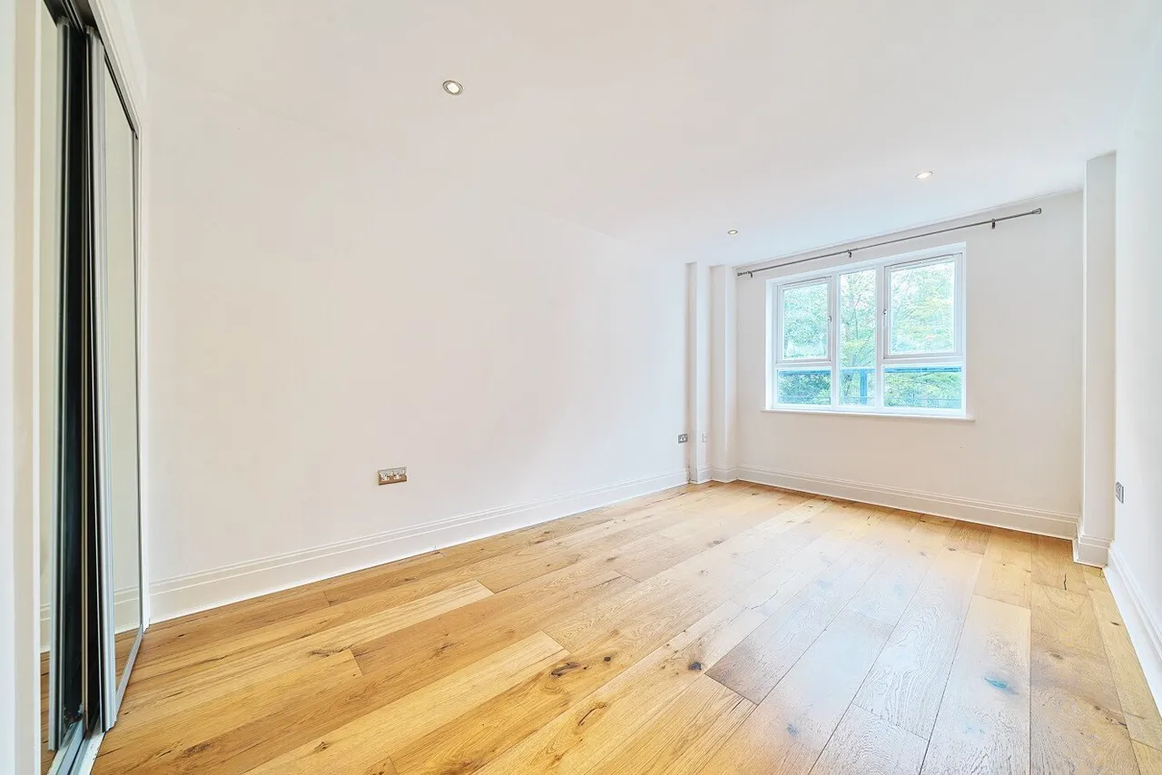 Seven Kings Way, Kingston Upon Thames, Surrey, KT2, photo 8