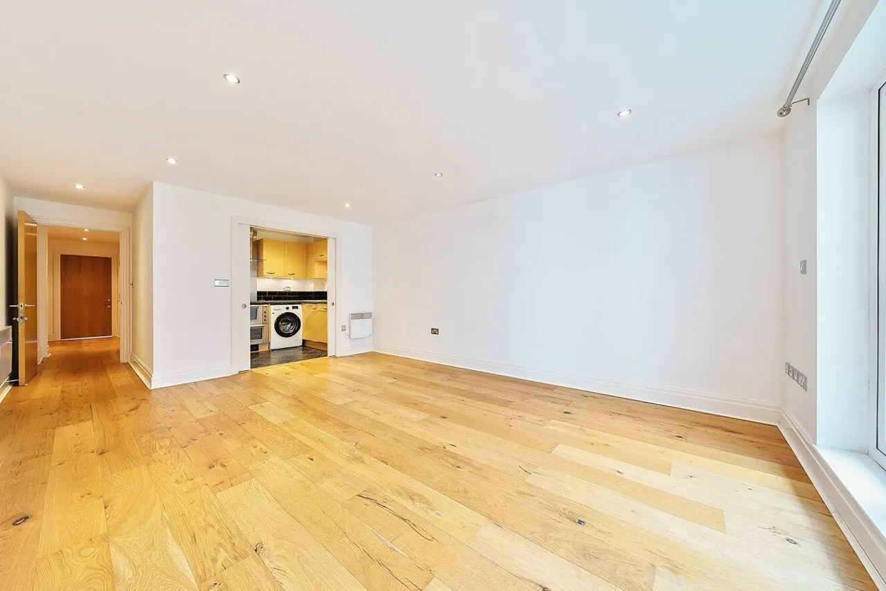 Seven Kings Way, Kingston Upon Thames, Surrey, KT2, photo 3