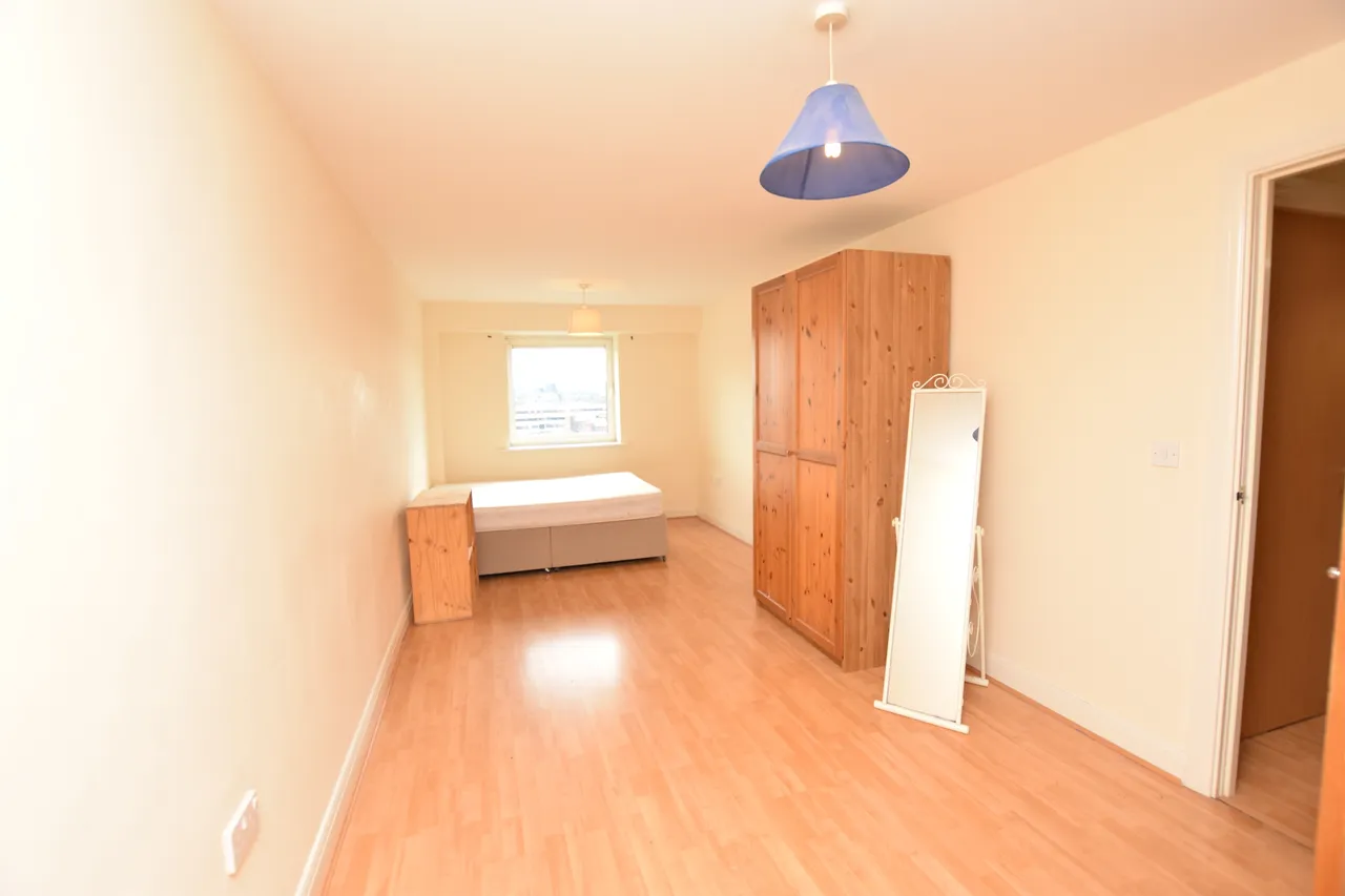 Royal Plaza, 2 Westfield Terrace, S1 4GG, photo 4