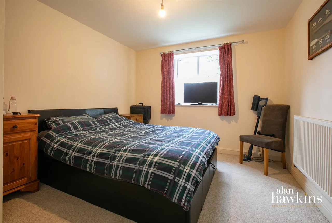 Rose Court, Wootton Bassett, SN4, photo 5