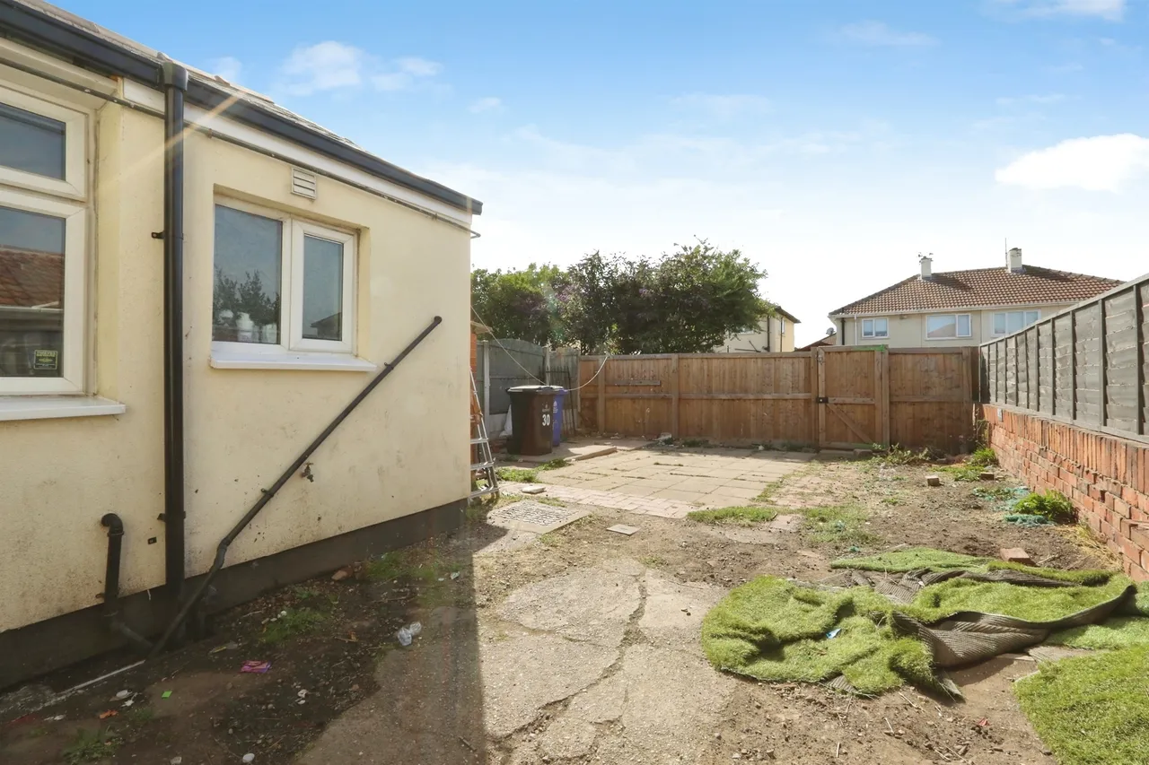 St. Johns Road, Edlington, DN12, photo 8