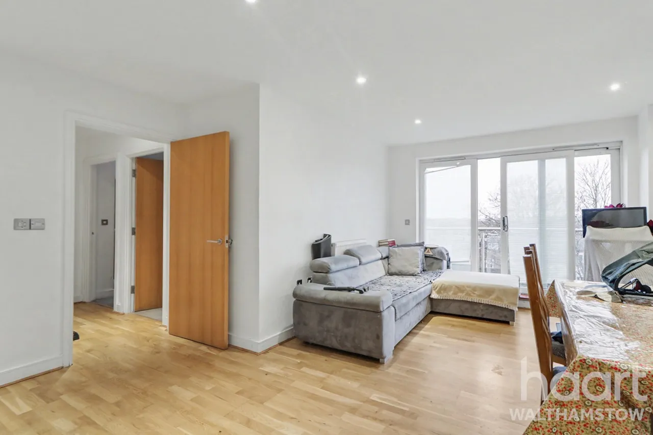 2 bed flat for sale, Thomas Jacomb Place, Walthamstow, E17