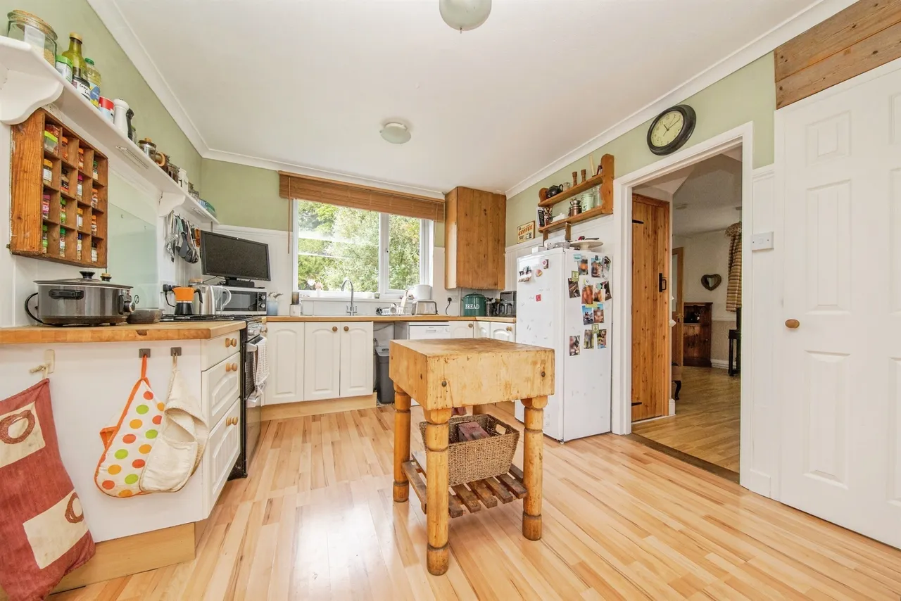 Barton Road, Woodbridge, photo 6