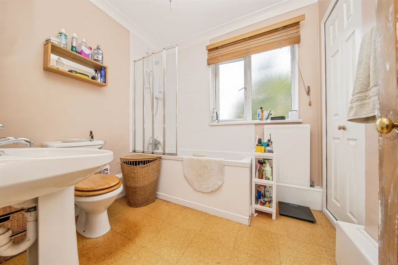 Barton Road, Woodbridge, photo 11