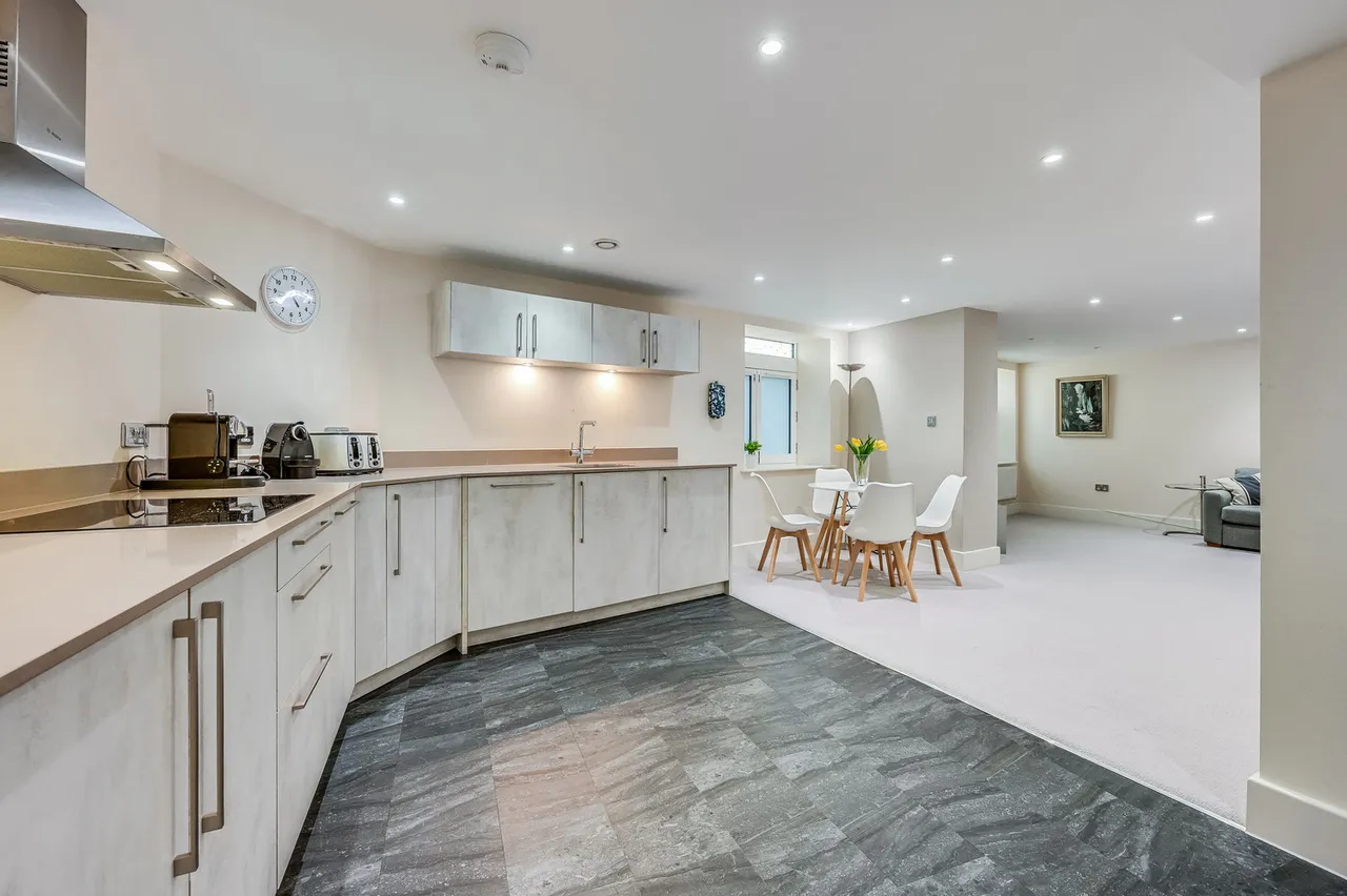 Flat 1, 1A High Street, Chelmsford, Essex, CM1 1BE, photo 7