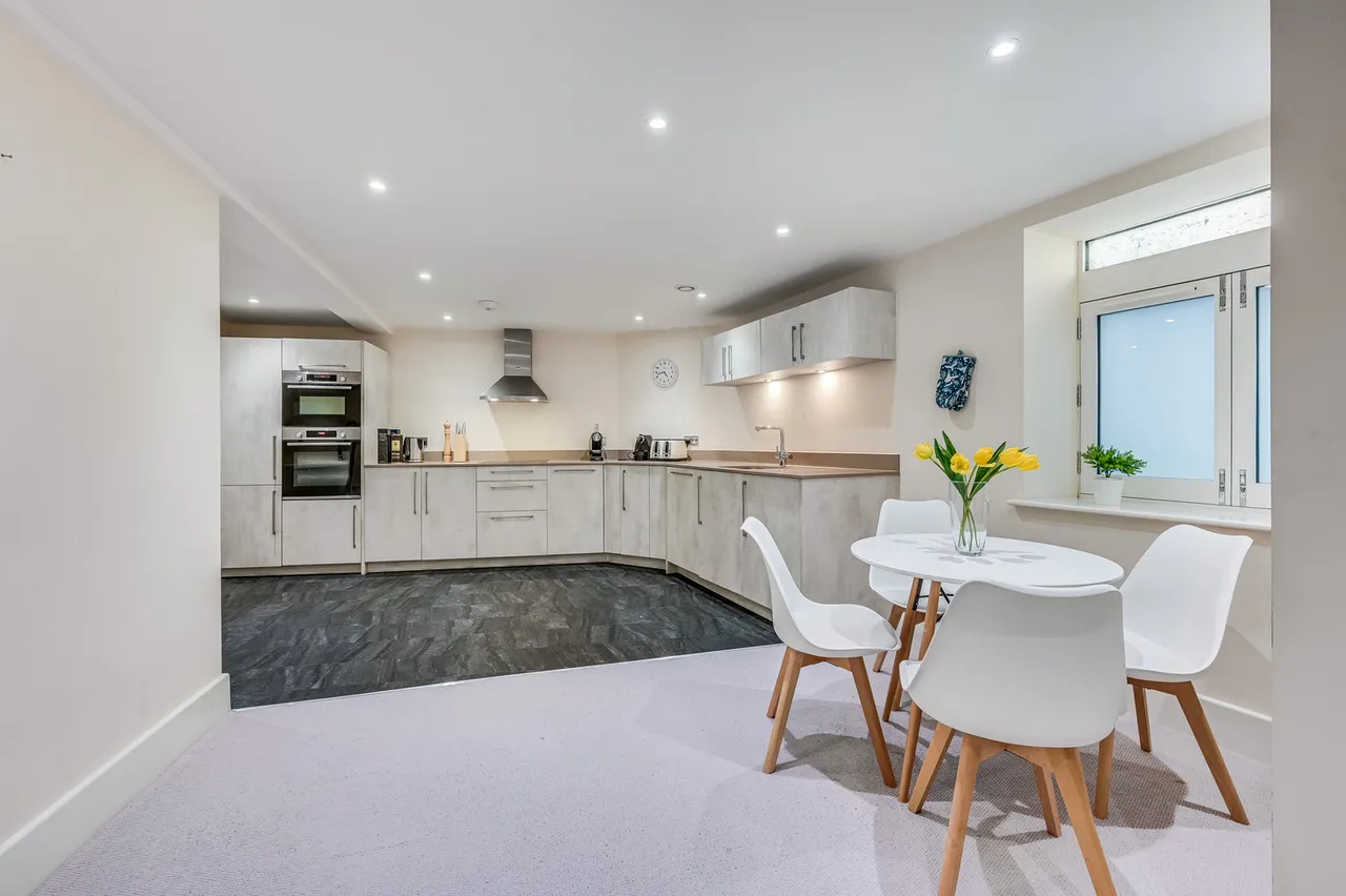 Flat 1, 1A High Street, Chelmsford, Essex, CM1 1BE, photo 5